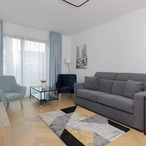  Apartament Praga Okrzei By The River By Renters